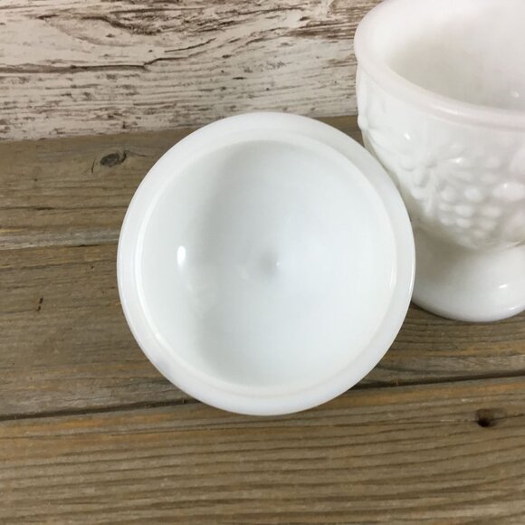 Vintage Avon White Milk Glass Lidded Pedestal Candy Dish Floral Design - Picture 10 of 10